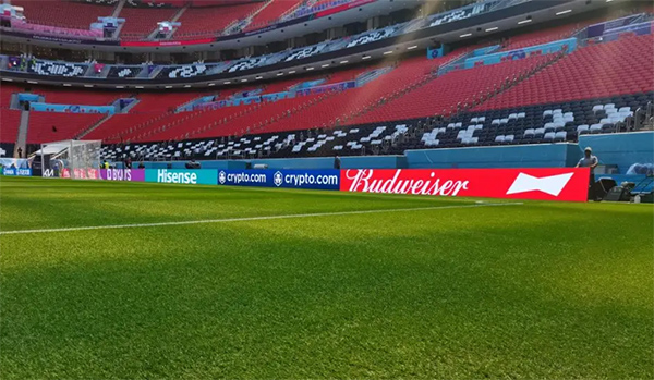 Cómo las pantallas LED de gran tamaño están redefiniendo la experiencia futbolística de la Copa Mundial